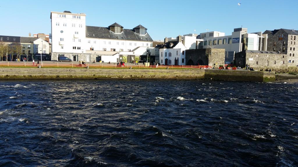 Frank'S Villa Galway Bagian luar foto